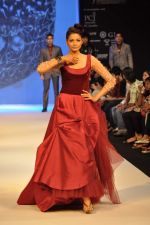 Model walks the ramp for Raksha Show at IIJW Day 4 on 22nd Aug 2012 (66).JPG